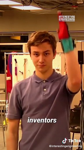 The glove converts the wearer’s hand gestures into text and/or audible speech. 🎥 Lemelson MIT #signlanguageinterpreter #signlanguage
