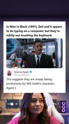 Men in Black 1997 Detail Zed and K Are Not Touching the Keyboard While Pretending to Type