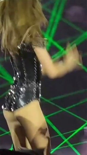Lalisa Jiggling 🍑 🔞#lisa #lalisa #jiggling #blackpink #kpop #hot #sexy #nsfwtwtً