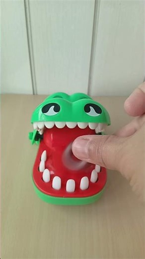 Crocs Eat mini Donuts, ASMR #trending #youtubeshorts #asmr