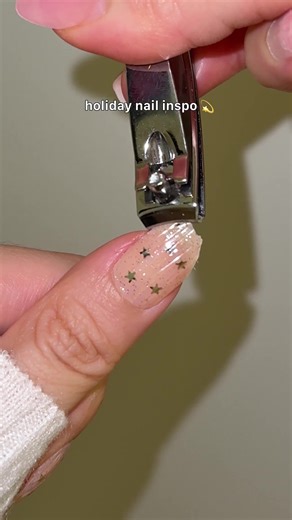 Holiday Nail Designs: DIY at Home with Gel Strips
