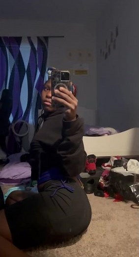 black girl farts in chair #fart