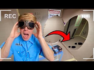 THIEF Broke Into My Cardboard BANK! (100 Days In Box Fort City Minecraft)