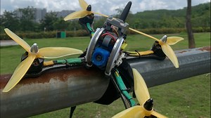 5寸竞速穿越机螺旋升天