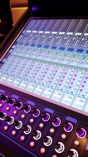 This is the latest audio mixer. It is not easy to operate, it has many functions #music #remix #dj