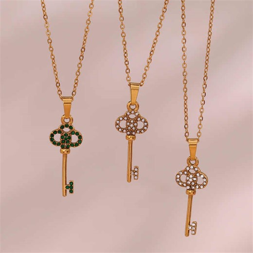 Gfashion Wholesale Custom Waterproof Necklace Titanium Steel Micro-Set Vintage Skeleton Flower Key Pendant Necklace