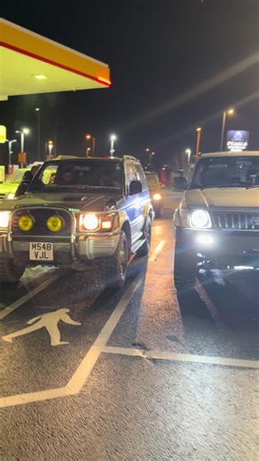 Our team taking over garages !! #fyp #MudAndMotors #offroad #4x4 #frickley4x4