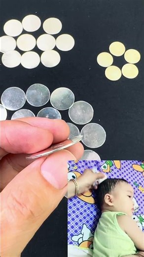 The secret of scraping to dispel colds with Bach Chi silver coin spoon