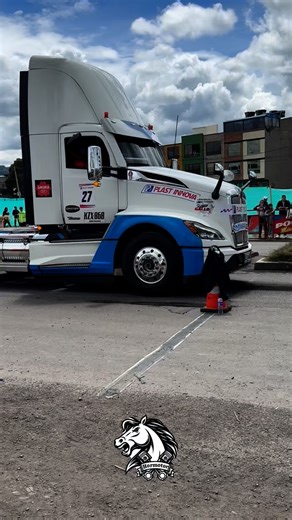 @henry.guio @guio.reprograming @juankguio #kenworthdelamontaña #nexgent #x15 #colombia🇨🇴 #guios #duitama #alcorte #kenworthtrucks #pepescoldtime | Hormotor