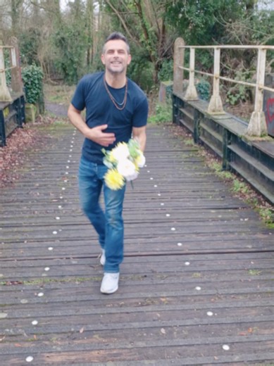 Self_build (@self_build_artist)’s videos with Moon Lit Flower - Self_build