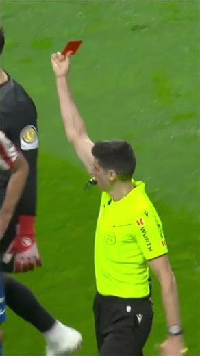 ¡NICO GONZÁLEZ SE SALVÓ DE LA DOBLE AMARILLA PERO NO DE LA ROJA! | #Shorts