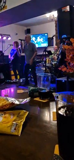 Smokin Guns performing All The Young Dudes on Saturday Night at The King Billy in Warmley South East Bristol. | Smokin Guns