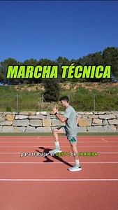 📌 ¿Te han pedido un skipping… y no sabes si estás corriendo o bailando? 😅 Tranquilo, no eres el único. 🔁 La técnica de carrera, aunque nos dé pereza, es clave para construir una buena base. No te compliques al principio. Aquí te dejo mis 5 ejercicios favoritos para empezar desde cero, y que yo recomiendo realizar para cualquier nivel. Necesitas una recta de 20 metros y chispa: 1️⃣ Marcha técnica El clásico de los clásicos. Coordina brazos y piernas, sube el muslo hasta la horizontal y mantén 