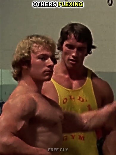 Normal People Flexing vs King of Flexing 🥶