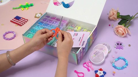 Gionlion 96 Colors 3550 Pcs Pony Beads Bracelet Making Kit, 5 Boxes Friendship Bracelet Kit with Letter Beads 6x9mm Rainbow Kandi Bead for Bracelets Jewelry Keychain Making Kit, Crafts Gifts for Kids