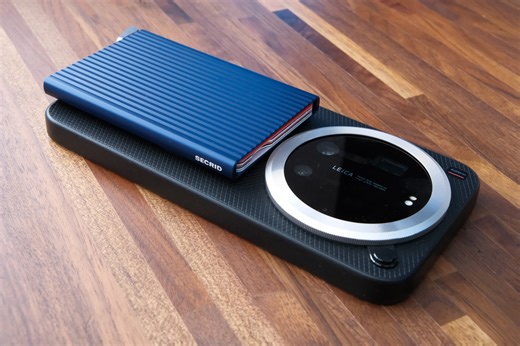 This deceptively simple MagSafe wallet may never leave my phone | Stuff