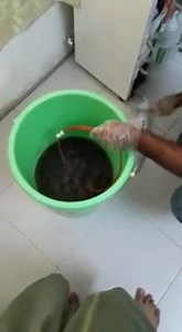 Cara Servis Mesin Coway Oleh COWAY LADY/SERVICE TECHNICIAN --------------------------------------------------------- Salah satu brand jenama mesin penapis air yang popular di Malaysia adalah Coway. Dan urusan pekerjaan dari Syarikat COWAY sendiri mempunyai beberapa cabang pengurusan. Contohnya agen yang mempromosi dan menjual mesin penapis air Coway. Selepas itu ada juruteknik (technician) yang kerjanya datang ke rumah pelanggan untuk membuat pemasangan mesin dan saluran paip air ke mesin Coway.