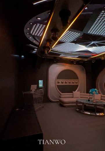 Immersive LED Wall Backgrounds for Nightclubs