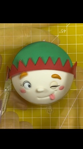 Let’s make a cute Elf Cupcake topper. | Yellow Bee - Sugar Art by Vicky Teather