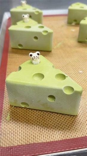 Too Cute Matcha Cheesecake🐭