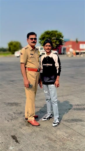 Kaif Patel Patel on Instagram: "Bohot marti police @__ziddi__patel___ : : : : : #india #pulice🚓🚨#maharashtra #aurangabad #instagram : : : : : : : : : : viral • badminton (2.5M uses) • badmintonlovers (1.3M uses) • badmintonlife (634K uses) • badmintonplayers (567K uses) • badmintontournament (422K uses) • badmintoncourt (384K uses) • badmintonlove (355K uses) • badmintongame (323K uses) • badmintonaddict (292K uses) • badmintonforever (264K uses) • sports (301M uses) • fitness (284M uses) • at