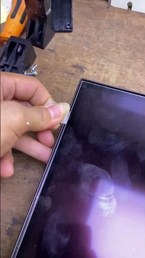 How to remove a TV screen that doesn’t frame #tv #television #repair #electronic #lcd #led #glue