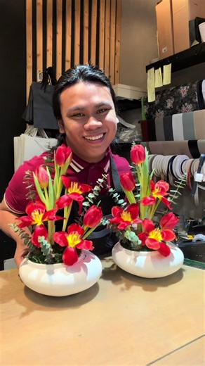 Prepping Gorgeous Tulip Arrangements with Sisters