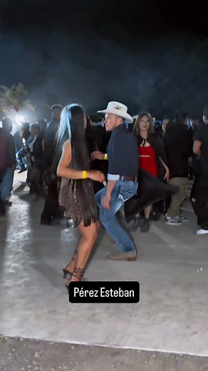 1.2K views · 16K reactions | Qué bonito baila esta chula de cabellos largos! 珞#fyp #music #video #shorts #viral #reels #trending #iloveit #Comparte #fblifestyle | Pérez Esteban | Facebook