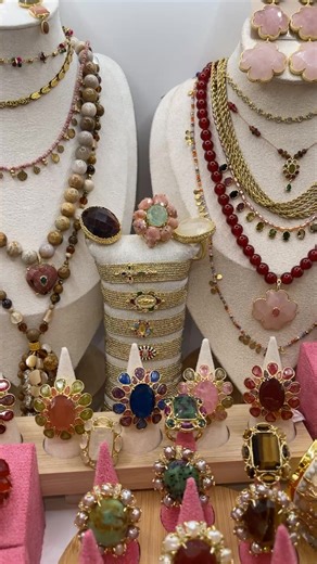 ðŸŒ¸ Bienvenue ðŸŒ¸ ðŸ›ï¸Live bijoux acier inoxydable ðŸ›ï¸ âš ï¸ VEUILLEZ BIEN LIRE LE RÃˆGLEMENT âš ï¸ - Paiement du 1er article immÃ©diat obligatoire pendant le live pour toutes nouvelles clientes âš ï¸ Avis important âš ï¸ ðŸš¨ðŸš¨Le paiement immÃ©diat du premier article sert d'acompte non remboursable en cas de dÃ©sistement âš ï¸âš ï¸â€¼ï¸ Au delÃ de 100â‚¬ je vous demanderais un autre acompte merci pour votre comprÃ©hension. ðŸ“ŒCet acompte garantit votre rÃ©servation pour les t