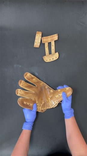 Part 3: Conditioning & Oiling #rawlings #baseball #restoration #glove #gloverelace
