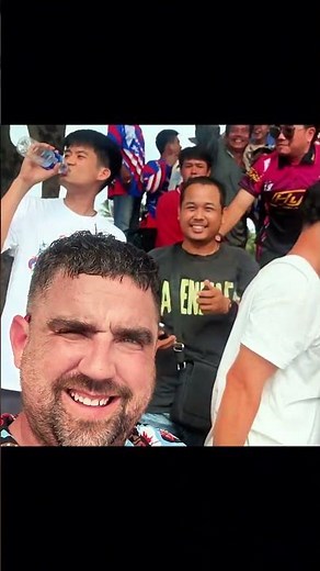 Who will win? Crazy motor boat racing