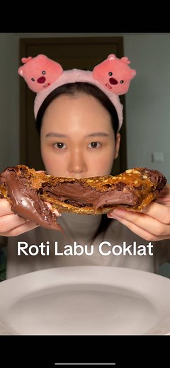 Loopy Cobain Shine Cake: Roti Labu Dark Choco Mukbang