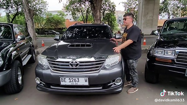 Toyota Fortuner 4x4 Matic Diesel Turbo: Rare 2014 Model