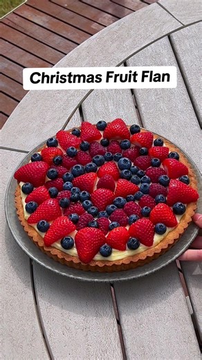Delicious Christmas Fruit Flan Recipe