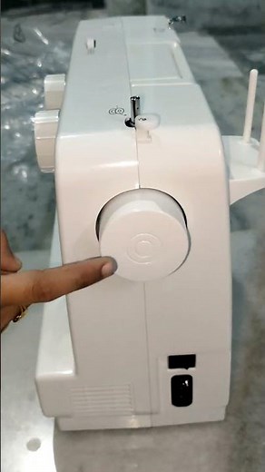 Unboxing Singer Sewing Machine model 1409