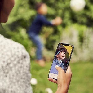 El procesador de sonido Cochlear™ Baha® 6 Max ofrece transmisión directa desde dispositivos Android™ y Apple compatibles. Usando la aplicación Baha Smart, puedes monitorear, rastrear y ajustar fácilmente la experiencia auditiva de tu hijo. Conoce más aquí: https://rb.gy/iwoxsg . . . . . #Baha6Max #BahaSmartApp #Cochlear #CochlearLatinoamerica #HearNowAndAlways #CochlearFamily | Cochlear Latinoamérica