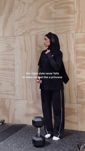 Zaafirah on Instagram: "this hijab style = long high ponytail. you can’t change my mind 💅🏻🎀 full fit @gymshark code zaafirah10 #gym #gymgirl #hijab #hijabi #hijabstyle #modest #modesty"