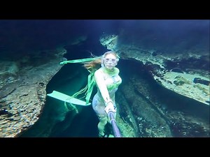 Exploring Ariel’s Mermaid Grotto 🧜‍♀️💚 (ASMR With Voiceover)