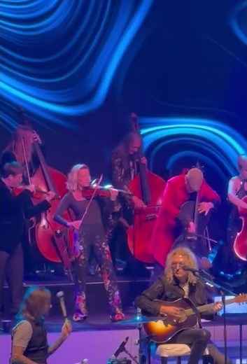 Foreigner acoustic live in Las Vegas 2026 Bridge over Troubled Water