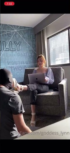 Student worship Mistress teacher feet #feetnail #selfcare #shorts #youtube #toe #shortvideo