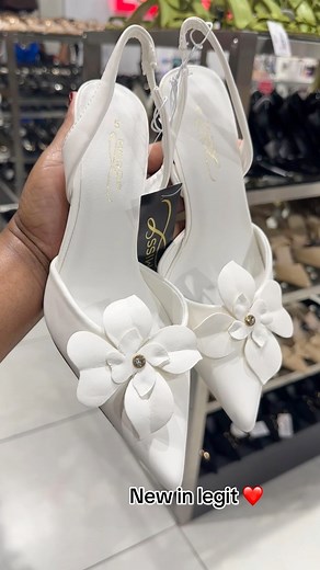 419K views · 6.3K reactions | Chic. Classy. Unforgettable. Elevate your step in style ✨ #Legit #fypシ゚viralシfypシ゚ #foryouシpage #Legit #fashionstyle | Koli Girl Edit | Facebook