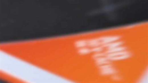 当我在游戏关键时刻掏出锐龙9800X3D，那丝滑帧率瞬间稳住战局，告别卡顿掉帧焦虑。多核优化+大缓存设计，让直播、渲染、多任务处理游刃有余，性能释放从容不迫，创