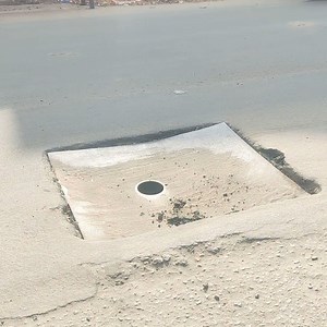 Thillai Nagar main road near 7 Th cross இப்போதான் ஒரு பைக் வழுக்க விழுந்து உயிர் தப்பினார். #WearHelmet #Trichy @Trichy corporation | Thiruchirappalli - திருச்சிராப்பள்ளி