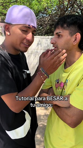 Tutorial para Besar a tu amigo - Paso a Paso