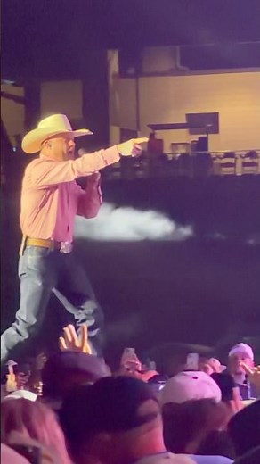 Cody Johnson sings “That’s Texas”