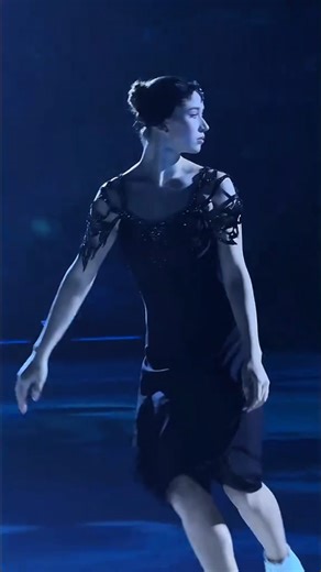 Graceful Kamila Valieva Performs Triple Toe Loop at Show 🦢 #figureskating #iceskating