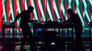 Den Sorte Skole kombinerede lydflader fra himlen og psykisk vold i overvældende symbiose