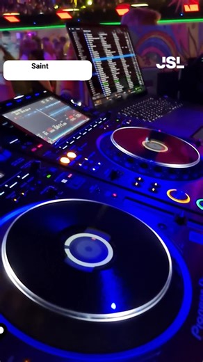 Saint-Désert : Nouvel an "Flower Power"' au Looping