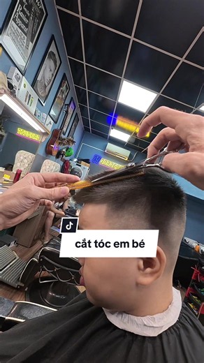 Cắt tóc em bé tại nhà: nhanh và chính xác cho tóc nam Quận 12