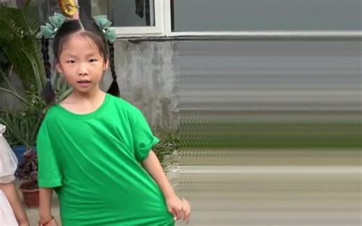 小朋友被怪物吸进去了，大家猜猜最后他还能成功逃脱出来吗？
